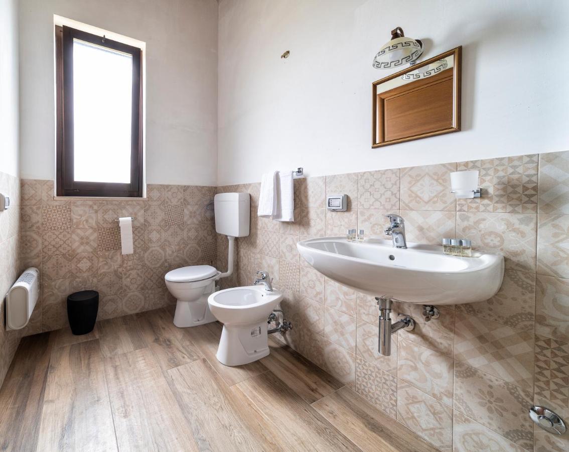 Agriturismo Tenuta Del Grillaio Аккуавіва-делле-Фонті Екстер'єр фото